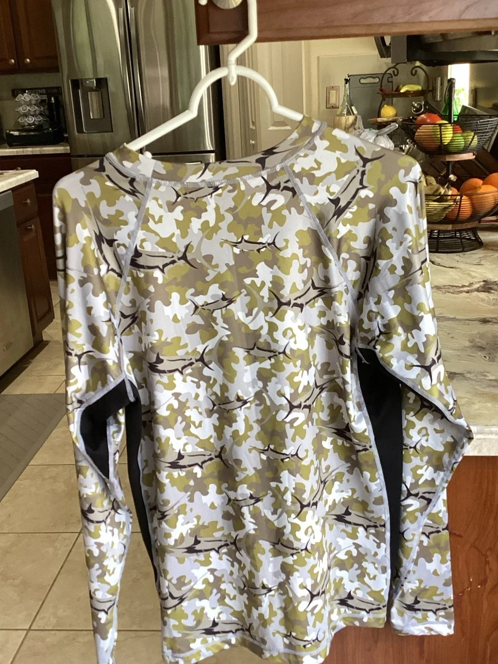 Men's Long-Sleeve Rash Guard - Camo Olive/Black